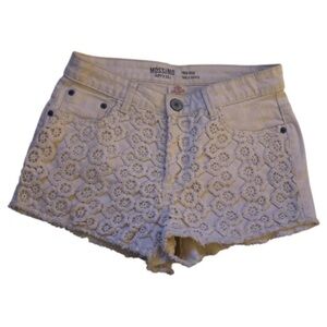 Women’s NWOT Mossimo Supply Co Off White High Rise shorts